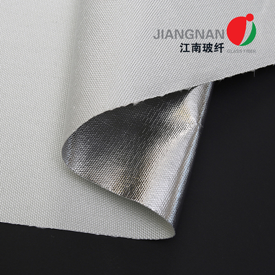 Tấm rèm hoặc màn màn được phủ bằng tấm nhôm hoặc phim bằng nhôm được gia cố bằng sợi thủy tinh chống nhiệt